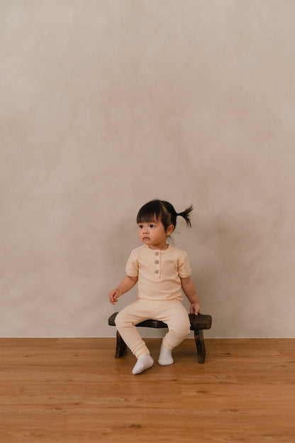 ORGANIC COTTON OAKLEY SHORT SLEEVE BODYSUIT - PEBBLE CLAY